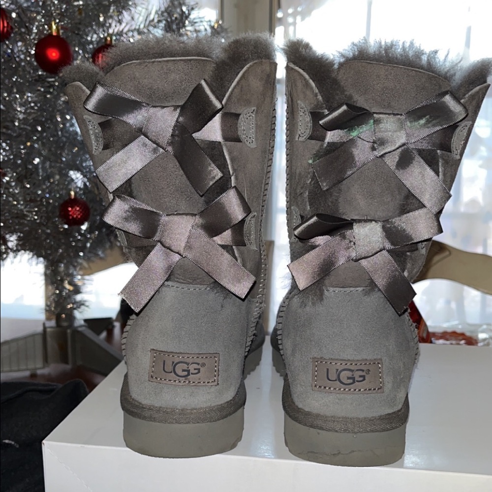 I got these as a gift but I’ve never worn them and I probably never will.